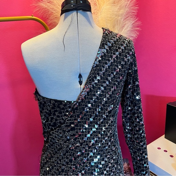 NWT NBD x REVOLVE Sequin One Shoulder Asymmetrical Dress - Picture 8 of 11